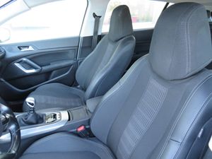 Peugeot 308 5p Allure 1.5 BlueHDi 130 S&S - Foto 26
