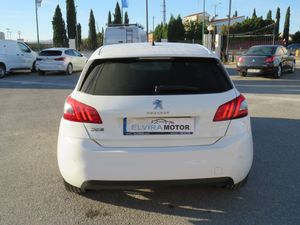 Peugeot 308 5p Allure 1.5 BlueHDi 130 S&S - Foto 8