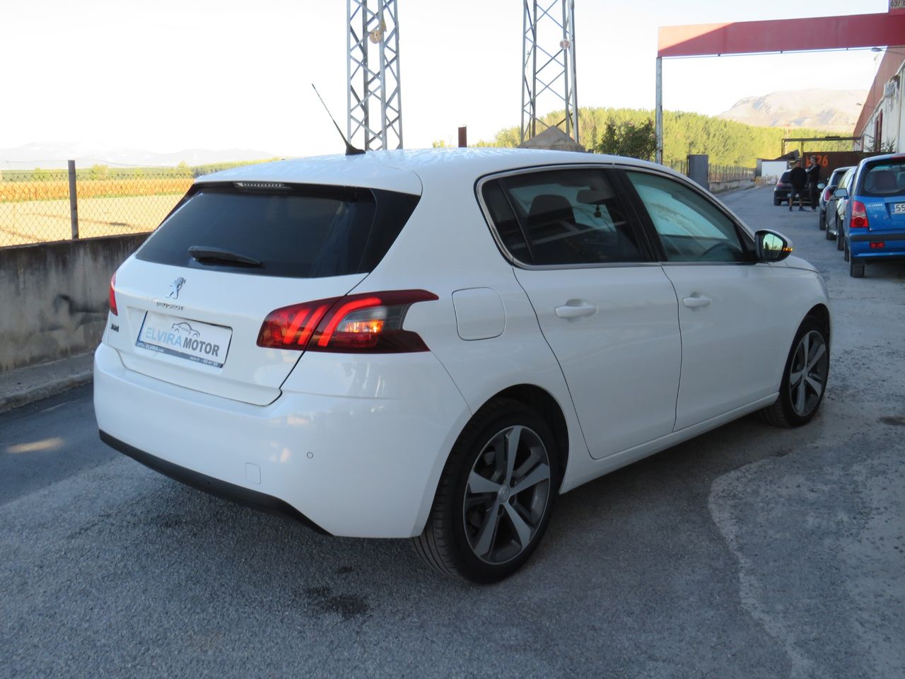 Peugeot 308 5p Allure 1.5 BlueHDi 130 S&S - Foto 1