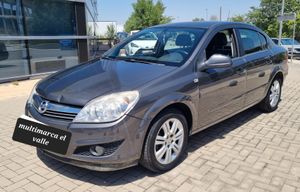 Opel Astra Sedán 1.7CDTi Edition110 - Foto 2