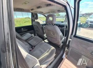 Ford Galaxy 1.9TDi Ghia 150 - Foto 9