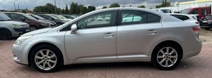 Toyota Avensis 2.2D-4D Active - Foto 3