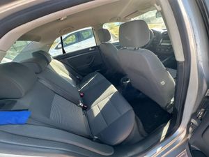 Volkswagen Jetta 1.6 Trendline - Foto 10