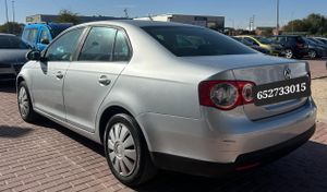 Volkswagen Jetta 1.6 Trendline - Foto 3