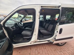 Fiat Doblò Panorama 1.6Mjt Lounge 70kW - Foto 9