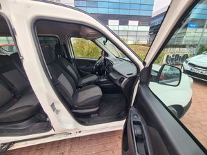 Fiat Doblò Panorama 1.6Mjt Lounge 70kW - Foto 8