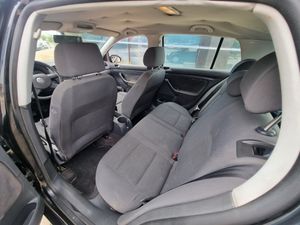 Volkswagen Golf 1.6 FSI Sportline - Foto 10