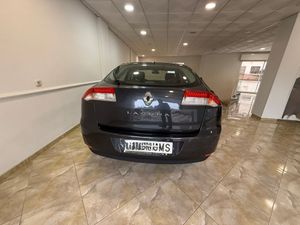 Renault Laguna Dynamique 2.0 dCi 130 CV - Foto 4