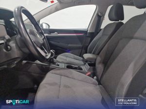 Volkswagen Golf   1.0 TSI 81kW (110CV) Life - Foto 9