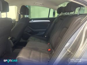 Volkswagen Passat   2.0 TDI 110kW (150CV) DSG Advance - Foto 10