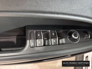 Alfa Romeo Stelvio  2.2 Diésel 140kW (190CV)  Q4 Sprint - Foto 15