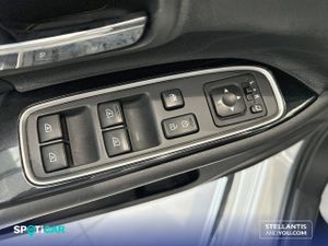 Mitsubishi Outlander  2.4 PHEV  Auto 4WD Kaiteki+ - Foto 12