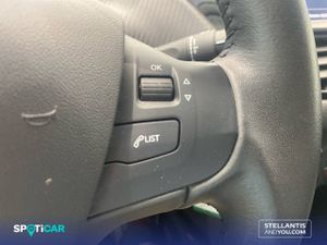 Peugeot 2008   PureTech 110 S&S 6 Vel. MAN Signature - Foto 22