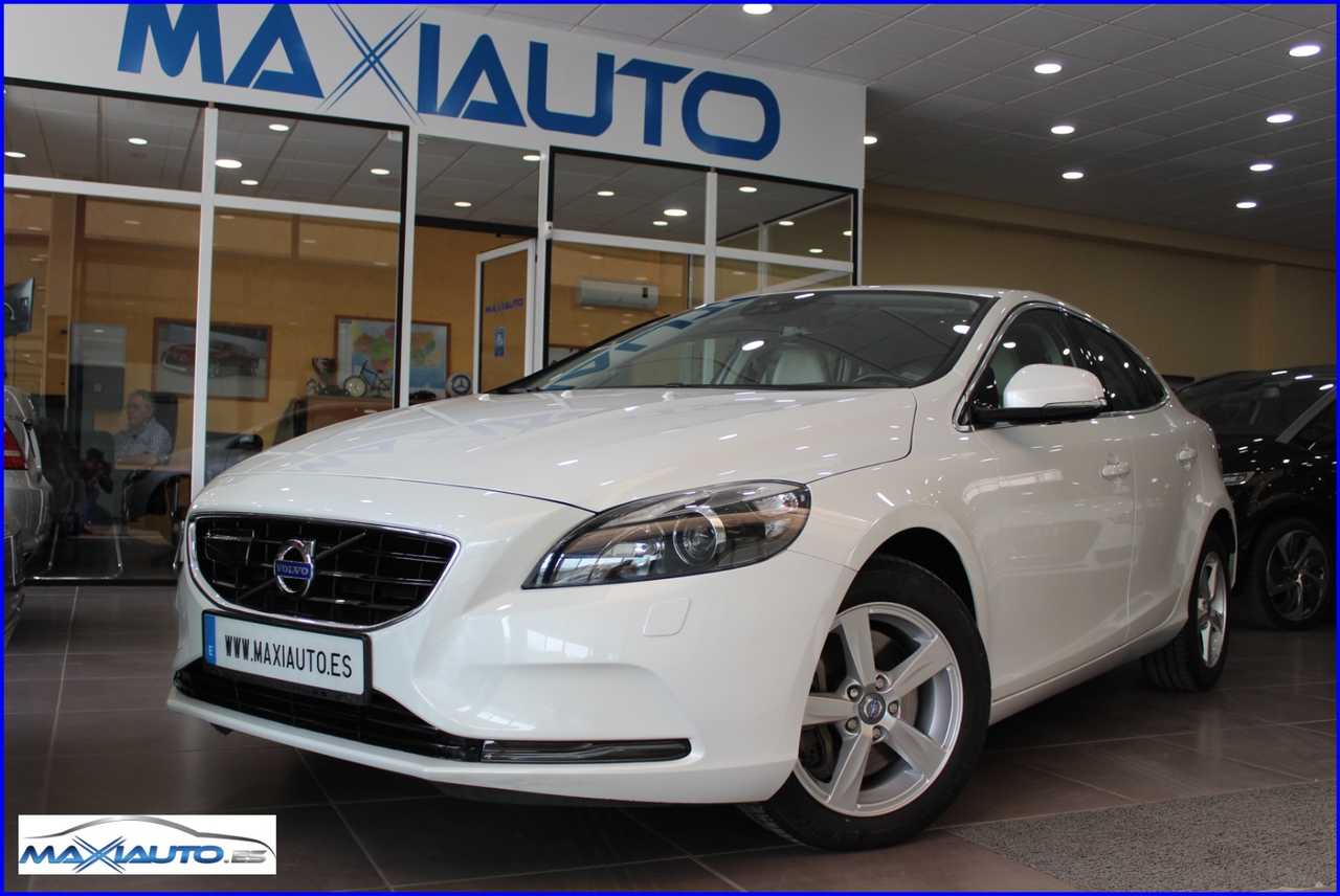Volvo V40 2.0 D3 150 CV MOMENTUM   - Foto 1