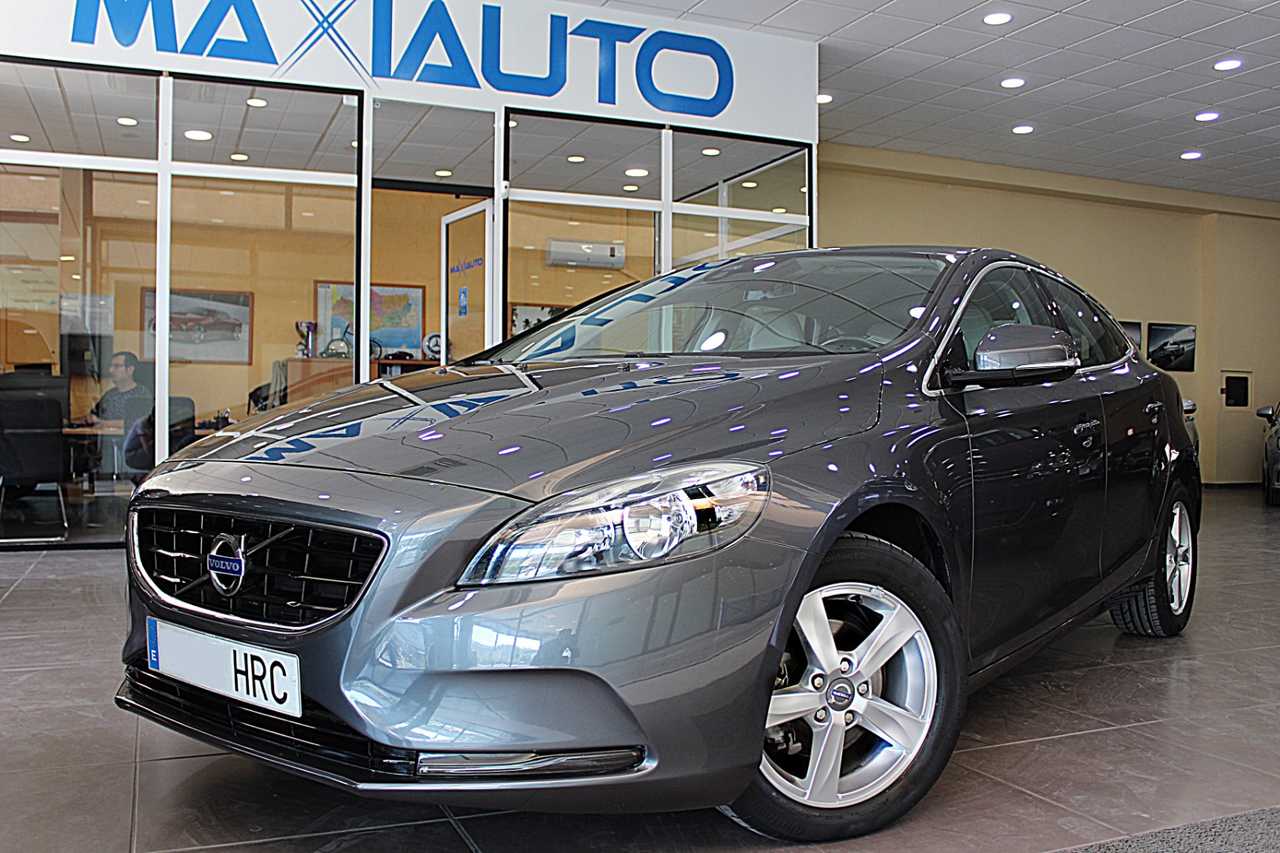 Volvo V40 d2 MOMENTUM   - Foto 1