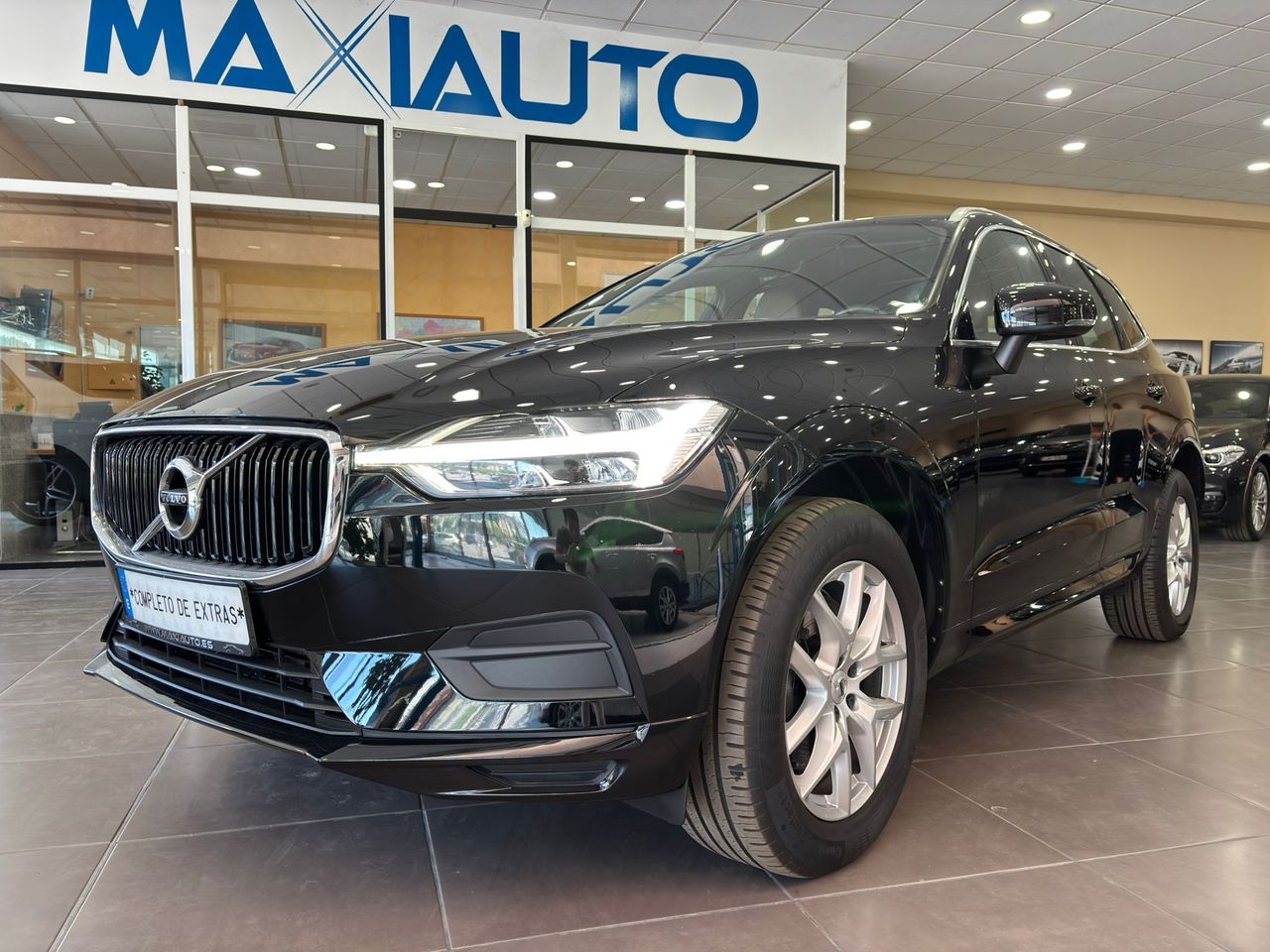 Volvo XC60 B5 MOMENTUM PRO AWD 235 CV AUTO   - Foto 1