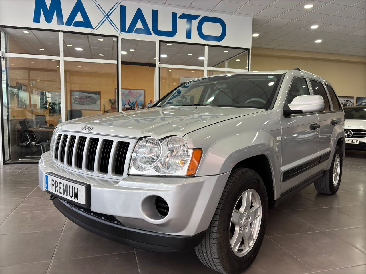 Jeep Grand Cherokee 3.0 V6 CRD LAREDO 218 CV 4X4   - Foto 1