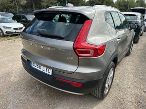 Volvo Xc40 2.0 B3 G Momentum Pro Auto - Foto 4