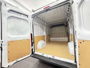 Citroën Jumper BlueHDi 103KW 140CV Furgon 35L2H2  - Foto 30
