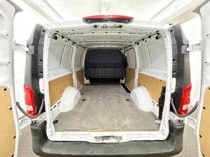 Mercedes Vito 111 e-VITO 85KW (116cv). FURGON LARGO 41kw/h - Foto 28