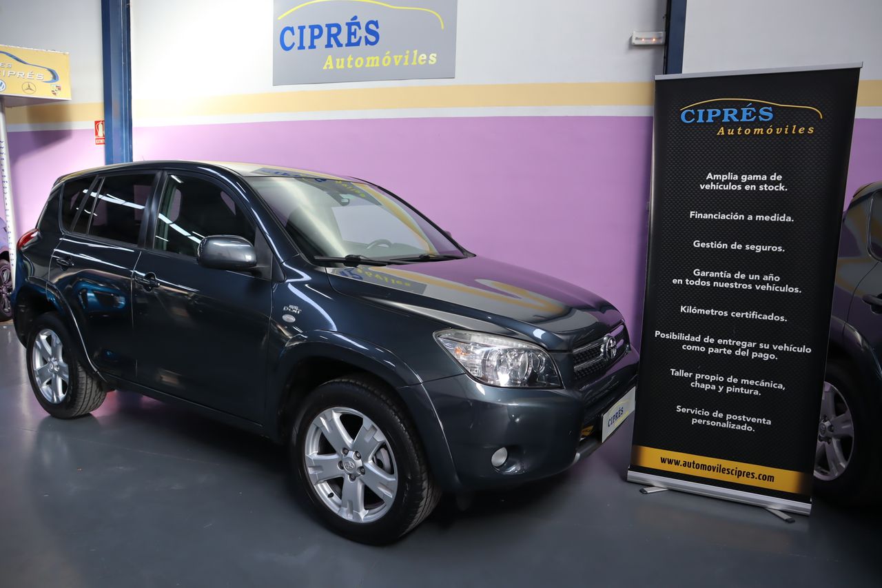 Toyota Rav4 2.2 D-CAT 177cv   - Foto 1