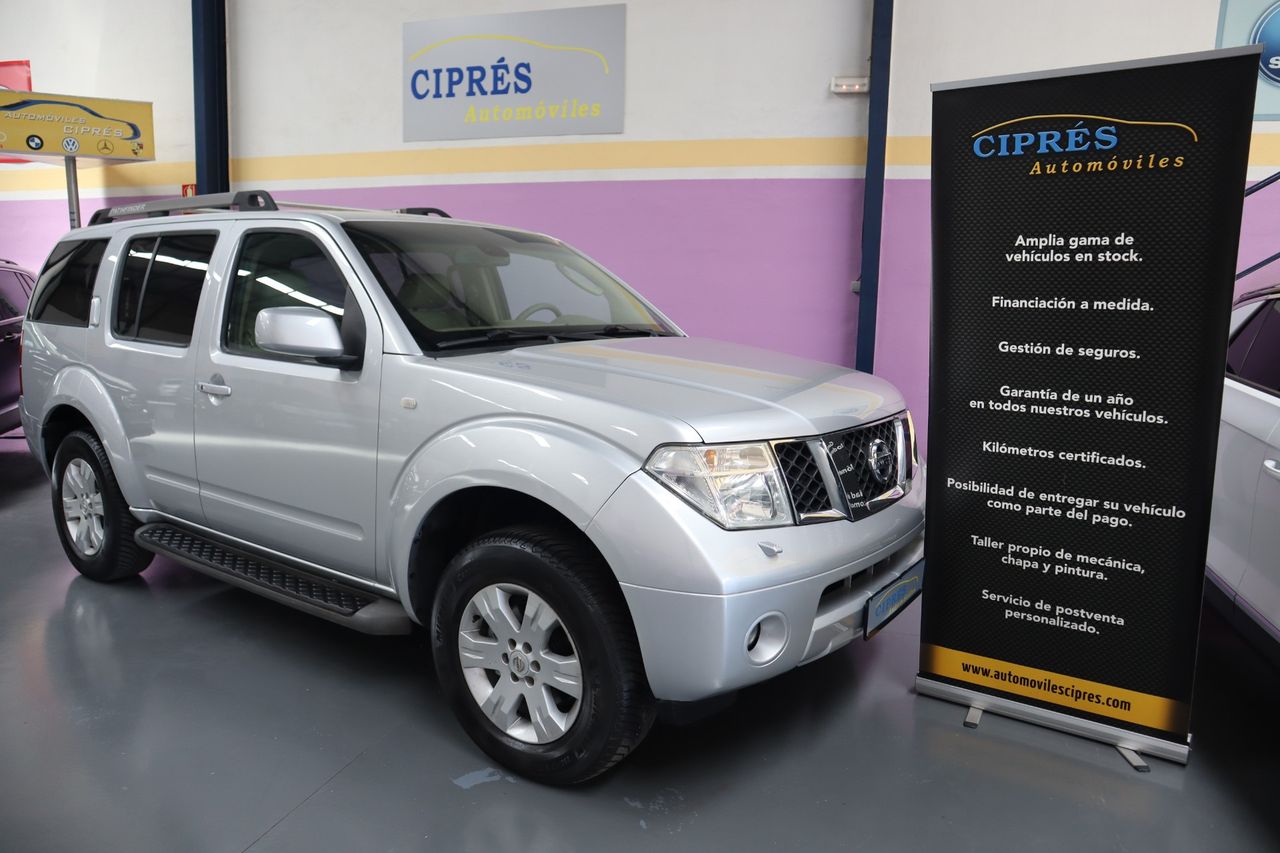 Nissan Pathfinder 2.5dCi  - Foto 1