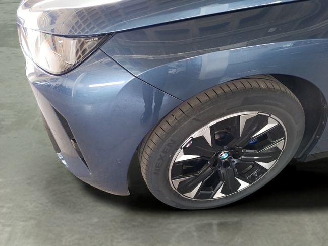BMW iX xDrive60 400 kW (544 CV)