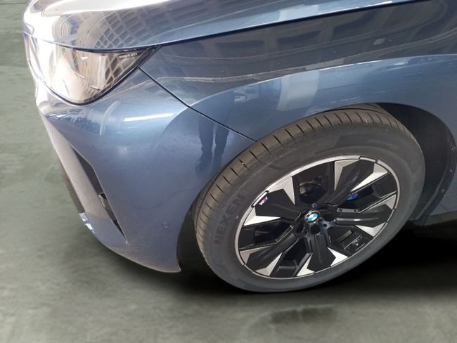 BMW iX xDrive60 400 kW (544 CV)