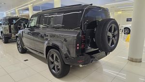 Land-Rover Defender PHEV 300CV X-Dynamic SE   - Foto 3