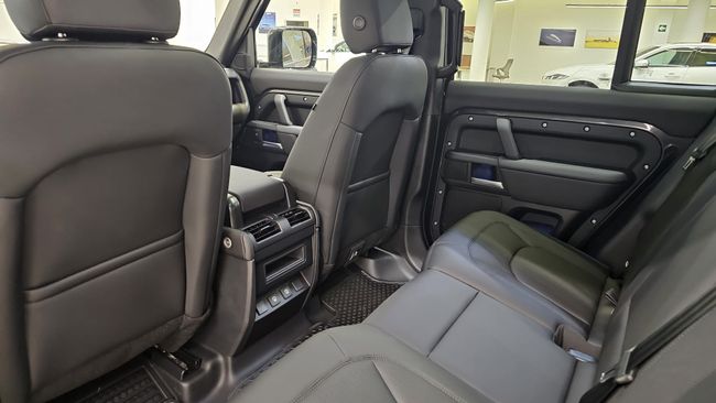 Land-Rover Defender PHEV 300CV X-Dynamic SE 