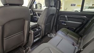 Land-Rover Defender PHEV 300CV X-Dynamic SE   - Foto 5