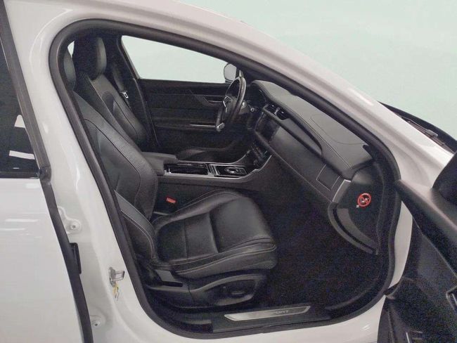 Jaguar XF 2.0D R-Sport Auto 4WD 132 kW (180 CV)