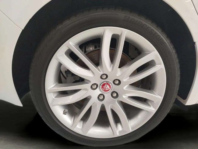 Jaguar XF 2.0D R-Sport Auto 4WD 132 kW (180 CV)