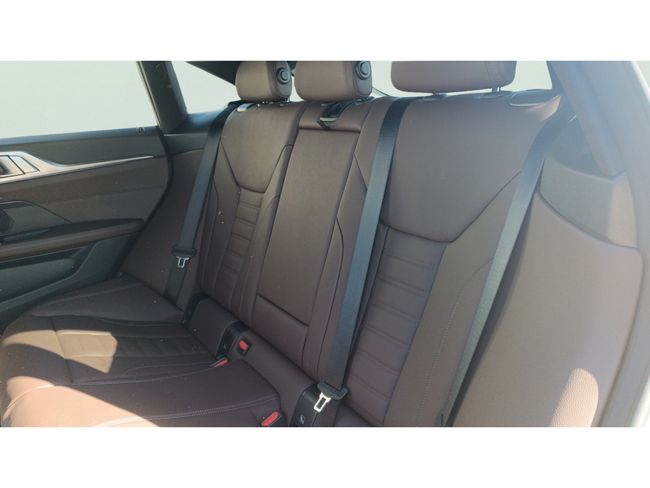 BMW i4 eDrive40 250 kW (340 CV)