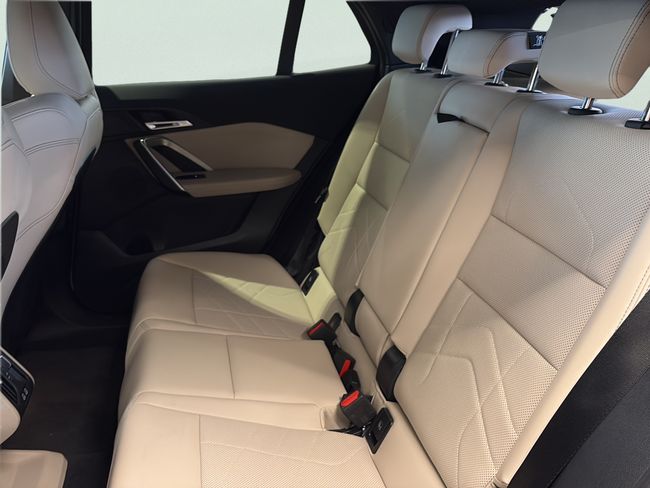 BMW iX2 eDrive20 150 kW (204 CV)