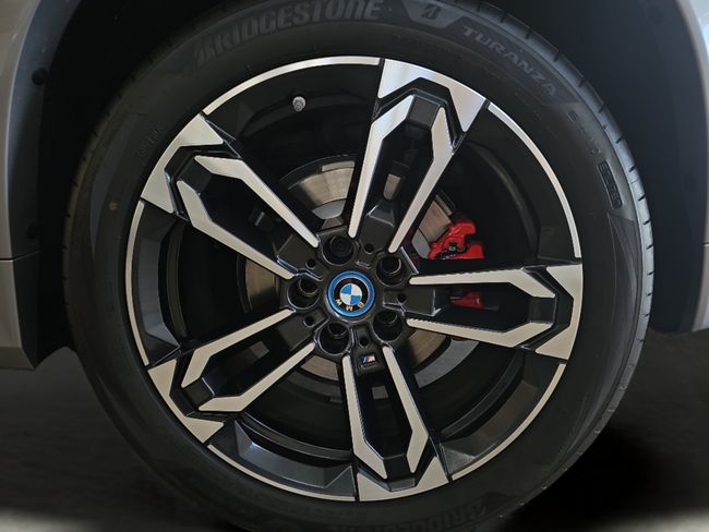 BMW iX1 xDrive30 230 kW (313 CV)