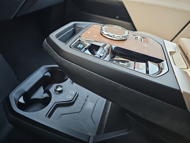 BMW iX xDrive40 240 kW (326 CV)
