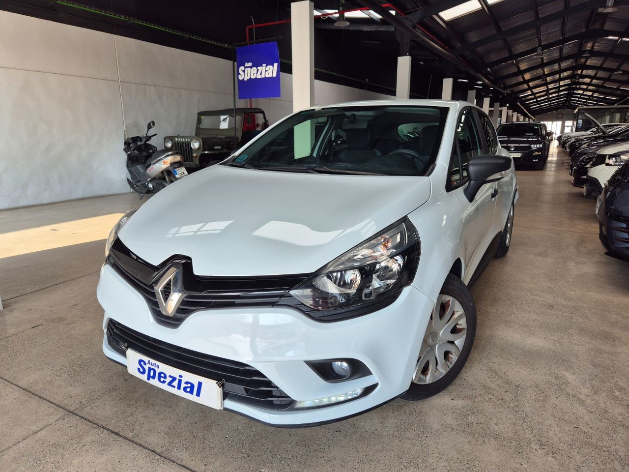 Renault Clio 1.5 DCI 90 CV 5 PUERTAS FINANCIADO AL 5,9%  - Foto 1