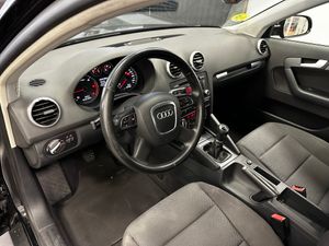 Audi A3 1.6TDI Ambition  - Foto 3