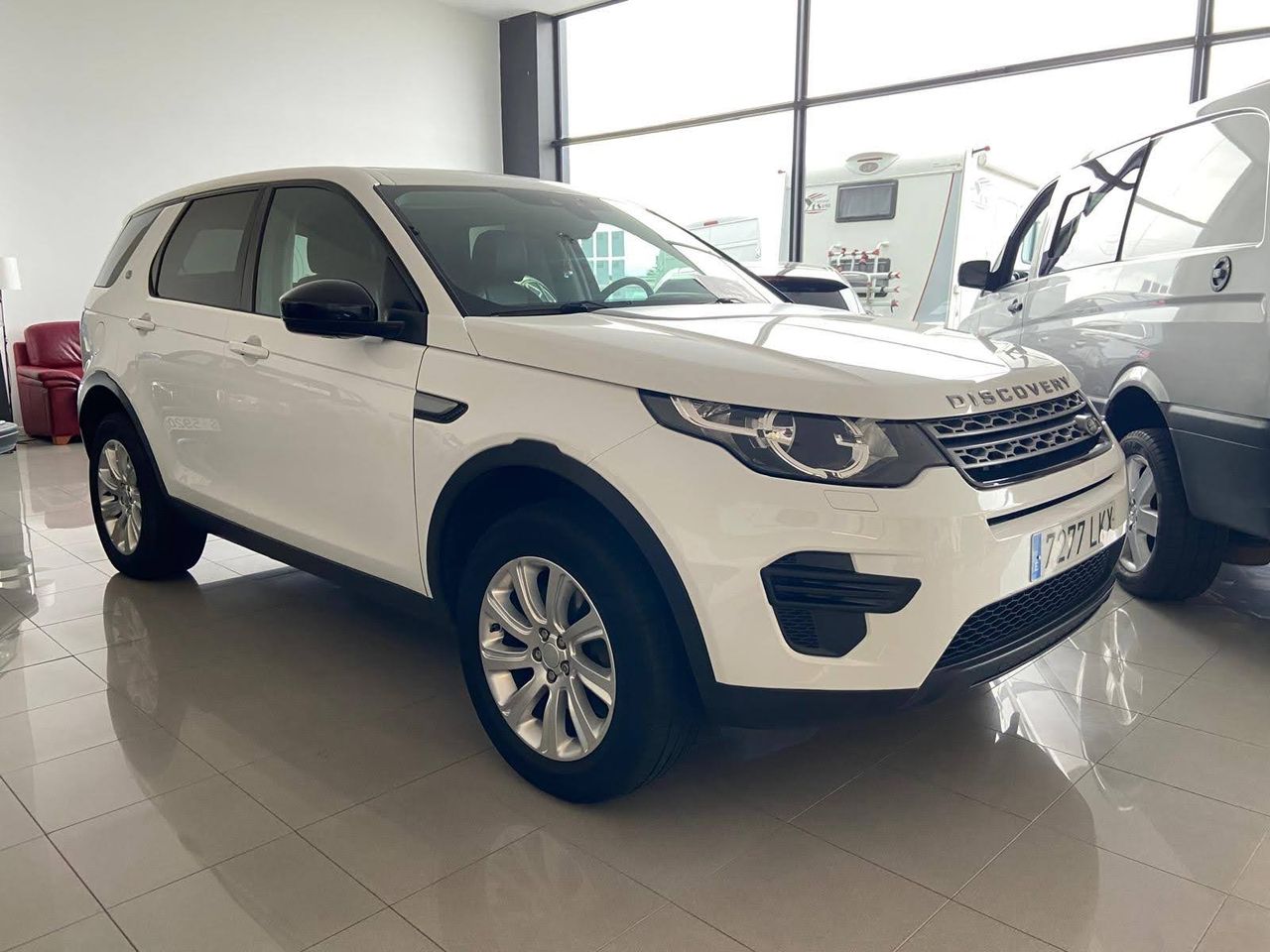 Land-Rover Discovery Sport 2.0L TD4 150CV 4x4 HSE Luxury   - Foto 1