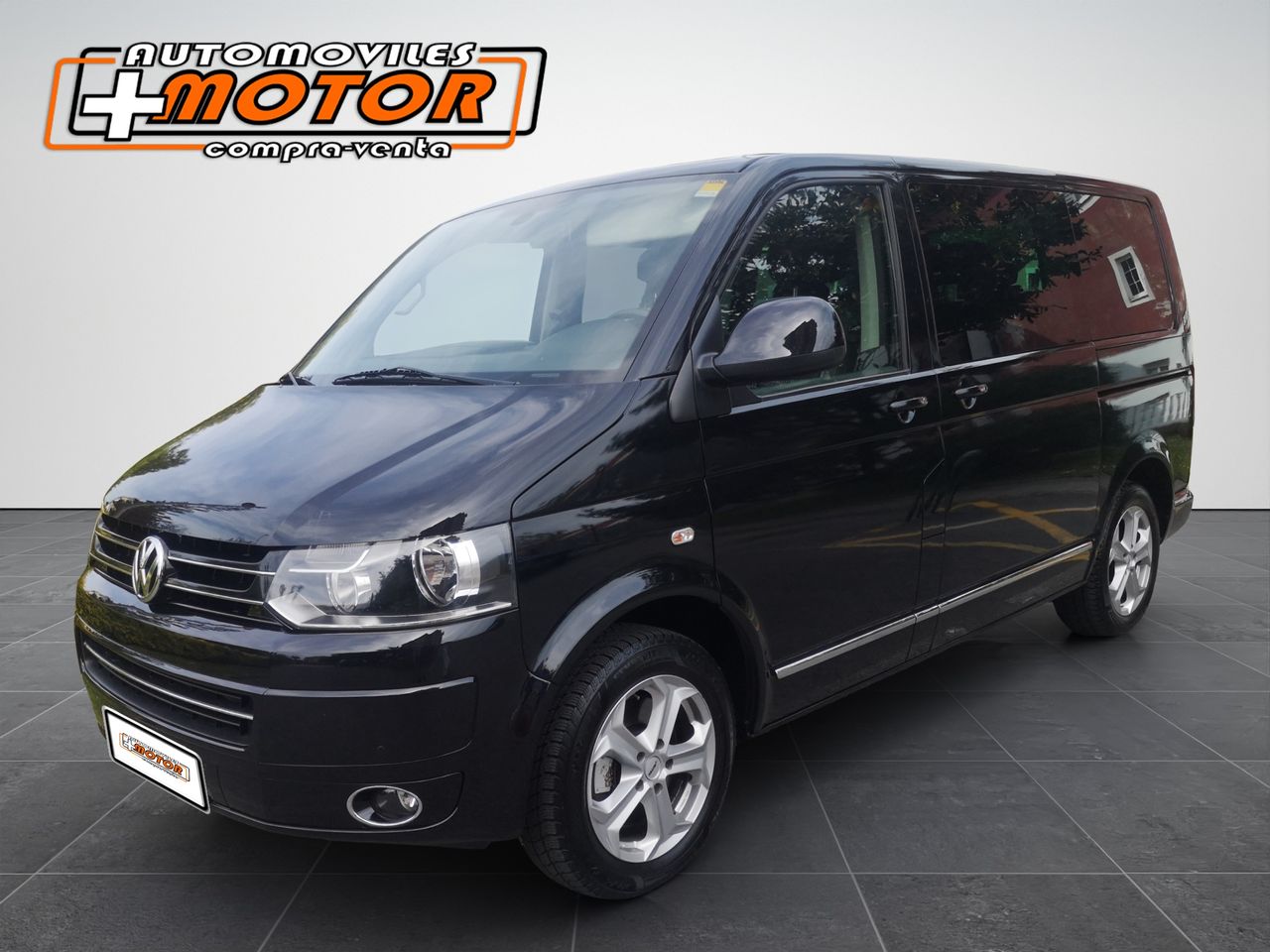 Volkswagen Multivan 2.0 TDI LIFE 4MOTION   - Foto 1