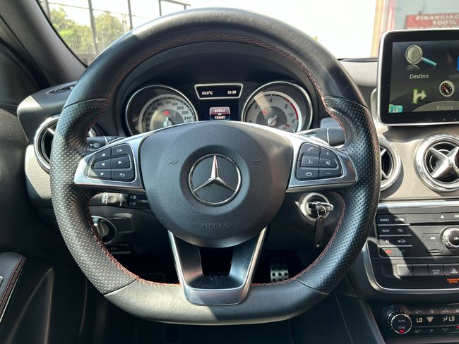 Mercedes GLA 220D AMG LINE   - Foto 13