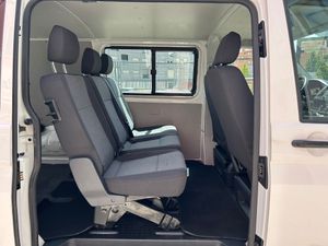 Volkswagen Transporter Kombi PRO Corto TM 2.0 TDI BMT 100CV   - Foto 13