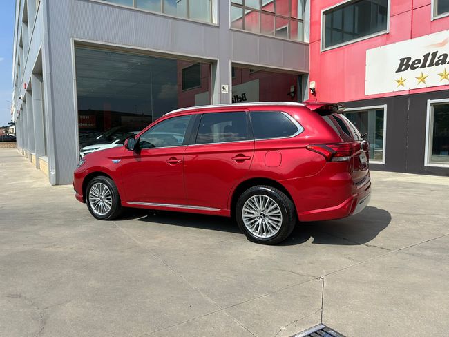 Mitsubishi Outlander 2.4 PHEV Kaiteki Auto 4WD  - Foto 7