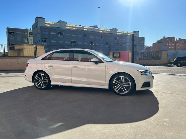 Audi A3 S line edition 1.5 TFSI CoD EVO Sedan  - Foto 6