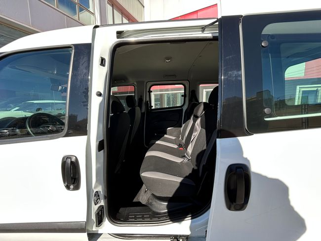 Fiat Doblò Panorama COMBI 5 PLAZAS   - Foto 11