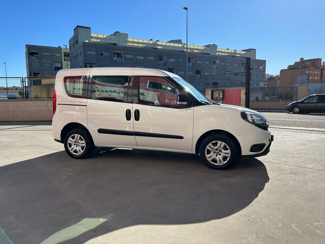 Fiat Doblò Panorama COMBI 5 PLAZAS   - Foto 6