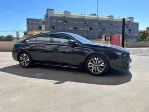 Peugeot 508 5P Allure HYBRID 225 e-EAT8  - Foto 6