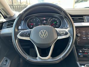 Volkswagen Passat Variant Executive 2.0 TDI 110kW DSG  - Foto 16