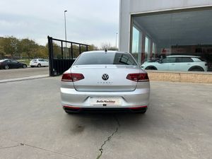 Volkswagen Passat Executive 2.0 TDI 110kW (150CV)  - Foto 8